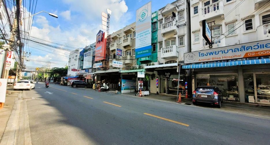 For sale retail Space in Lak Si, Bangkok