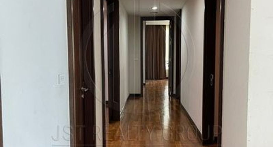 Аренда 3 спальни кондо в Щаттхана, Бангкок