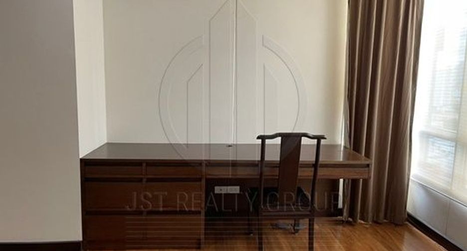 Аренда 3 спальни кондо в Щаттхана, Бангкок