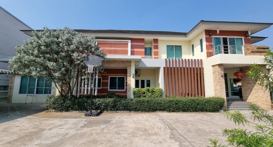 For sale 7 bed villa in Mueang Chiang Mai, Chiang Mai