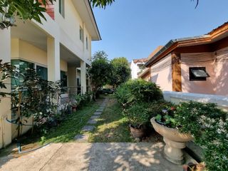 For sale 7 Beds villa in Mueang Chiang Mai, Chiang Mai