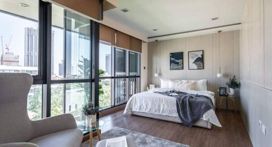 For rent and for sale 3 bedrooms condo in Phra Khanong, Bangkok