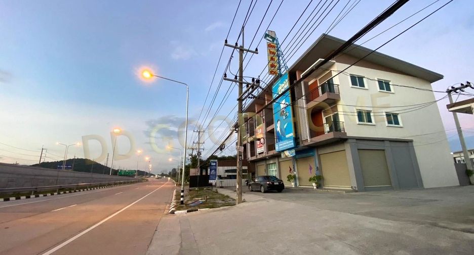 Gewerbefläche zum Kauf in Si Racha, Chonburi