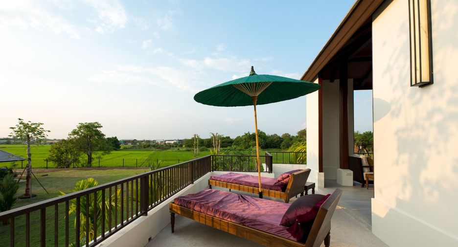 For sale 5 bedrooms villa in Saraphi, Chiang Mai