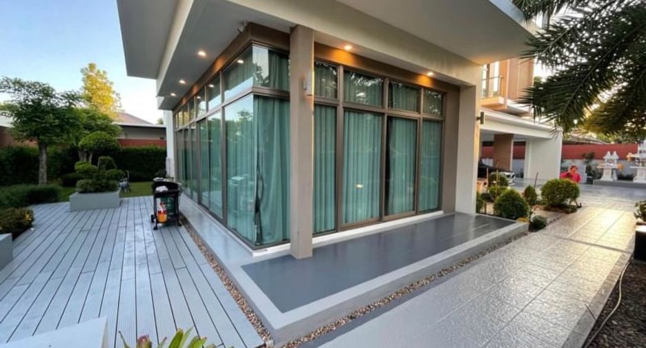 For rent and for sale 5 bed house in Min Buri, Bangkok
