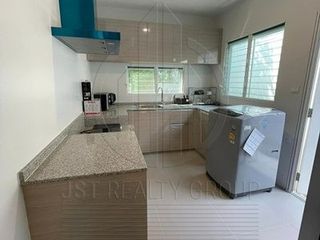 Haus zur Miete mit 4 Zimmer in Prawet, Bangkok