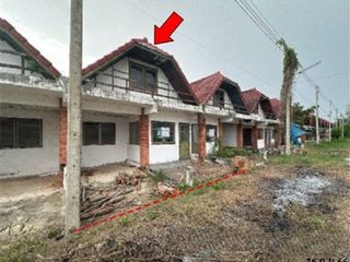 Casa adosada en venta de 2 habitaciones en Tha Yang, Phetchaburi
