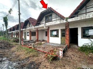Casa adosada en venta de 2 habitaciones en Tha Yang, Phetchaburi