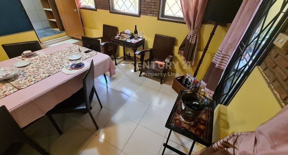 For rent 4 ベッドルーム house in Phaya Thai, Bangkok