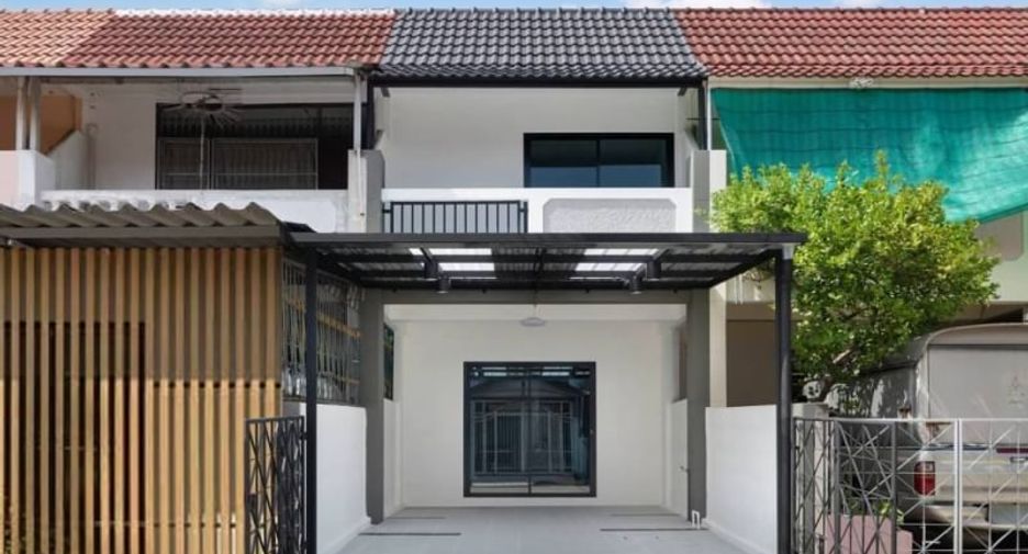 For sale 2 bed townhouse in Bang Yai, Nonthaburi