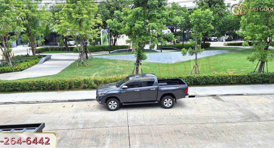 For sale 3 ベッドルーム townhouse in Bang Khen, Bangkok