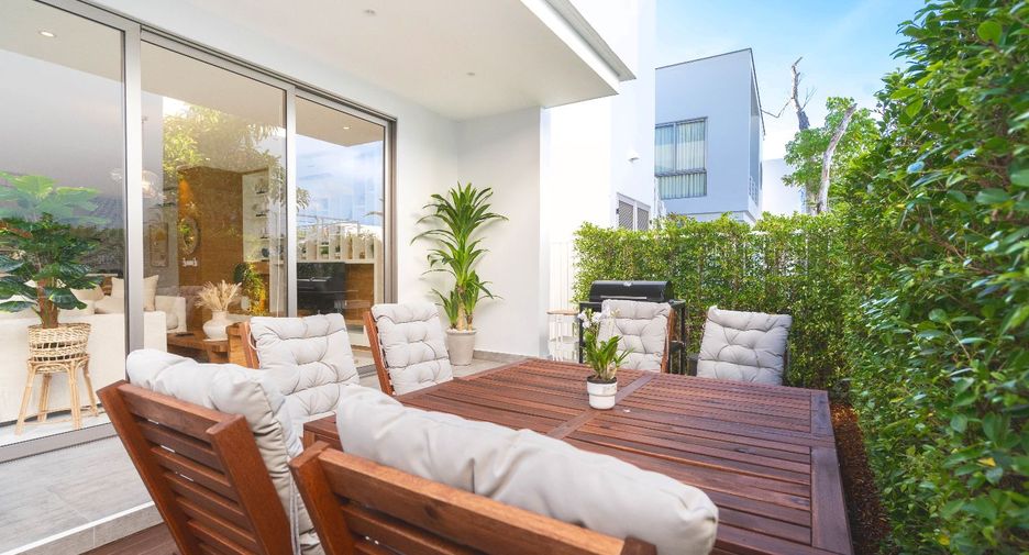 For rent 4 bedrooms villa in Thalang, Phuket