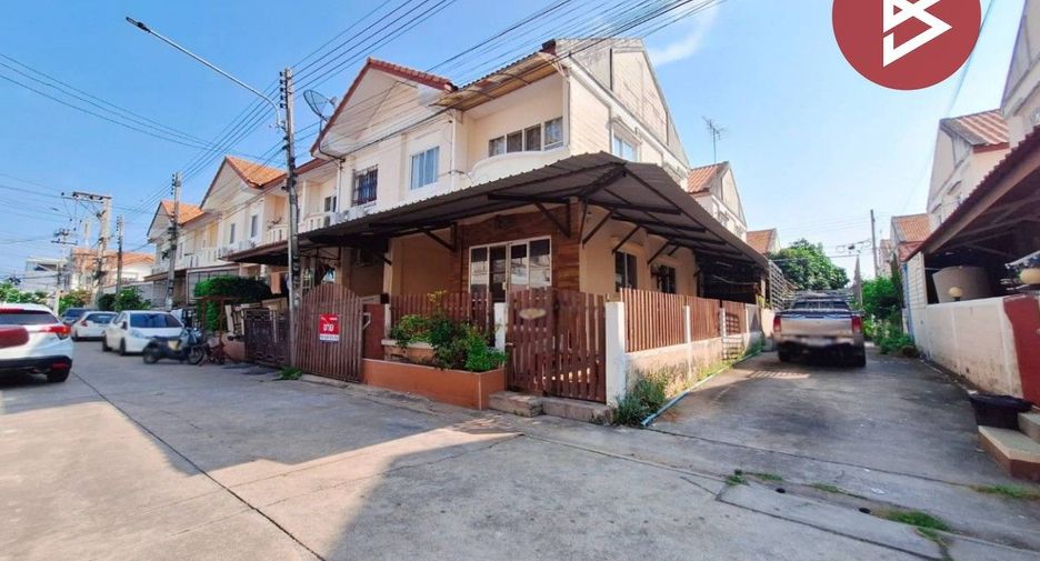 For sale 3 bed townhouse in Mueang Samut Sakhon, Samut Sakhon