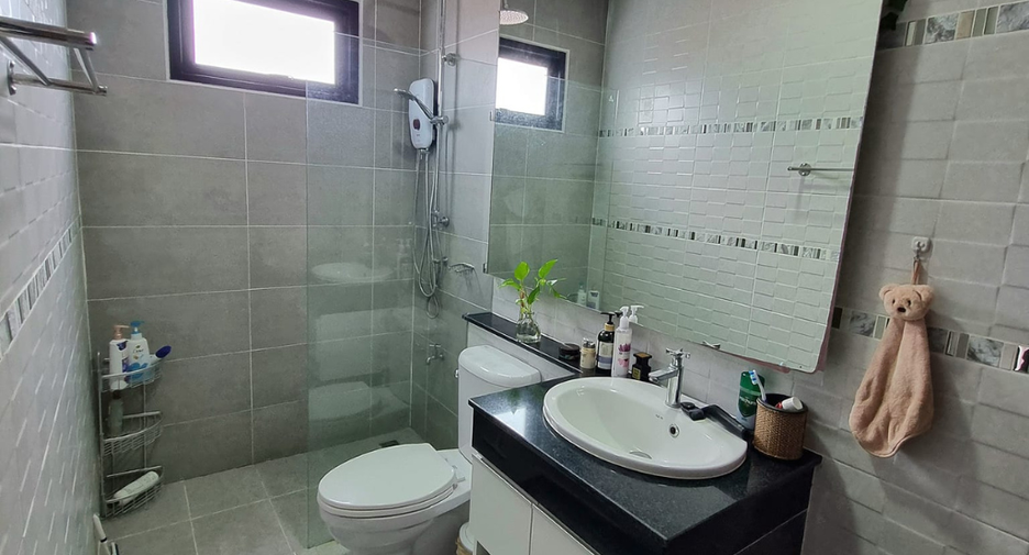 For sale 4 bedrooms villa in Mueang Chiang Mai, Chiang Mai