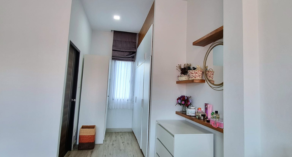 For sale 4 bedrooms villa in Mueang Chiang Mai, Chiang Mai