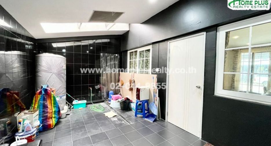 For sale 5 ベッドルーム townhouse in Bueng Kum, Bangkok