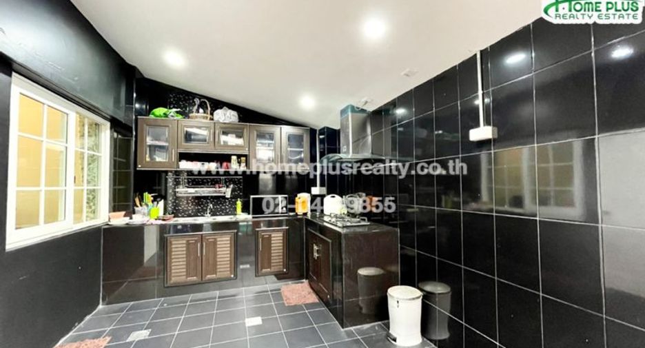 For sale 5 ベッドルーム townhouse in Bueng Kum, Bangkok
