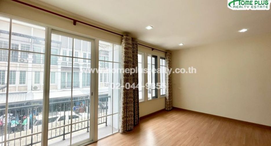 For sale 5 ベッドルーム townhouse in Bueng Kum, Bangkok