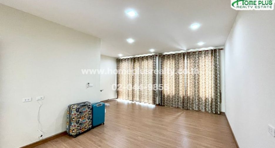 For sale 5 ベッドルーム townhouse in Bueng Kum, Bangkok