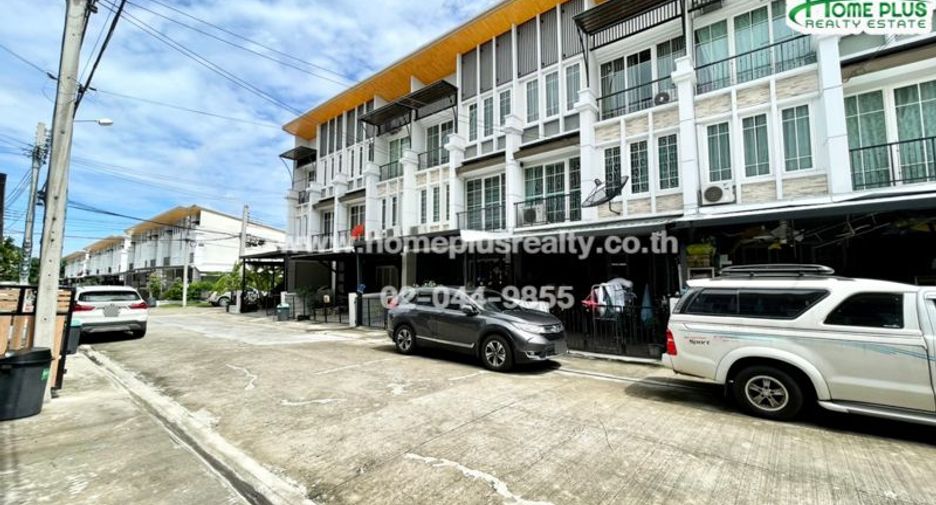 For sale 5 ベッドルーム townhouse in Bueng Kum, Bangkok