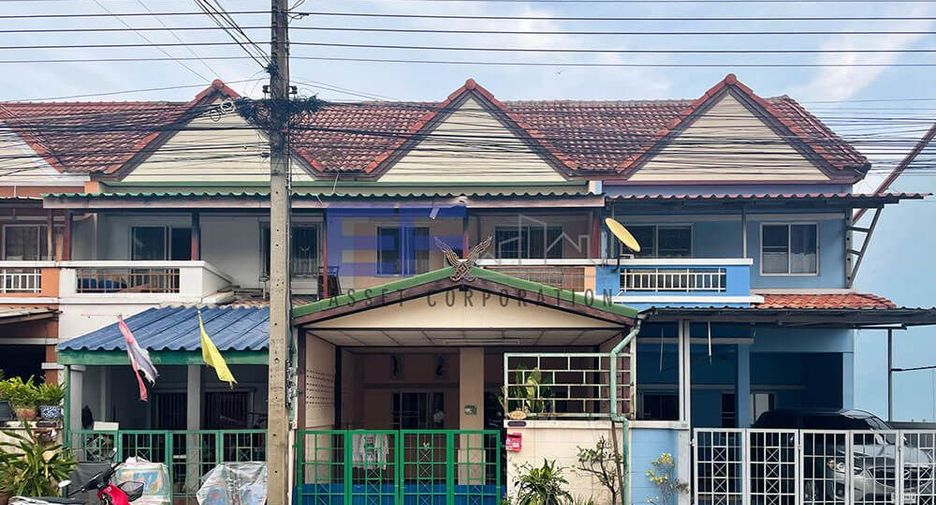 For sale 3 Beds townhouse in Sam Khok, Pathum Thani