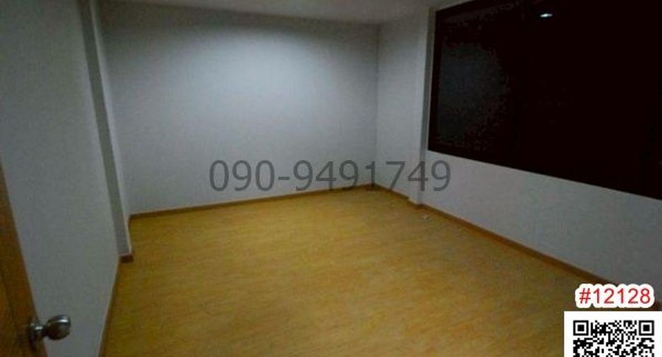 For rent 3 bedrooms office in Lat Phrao, Bangkok