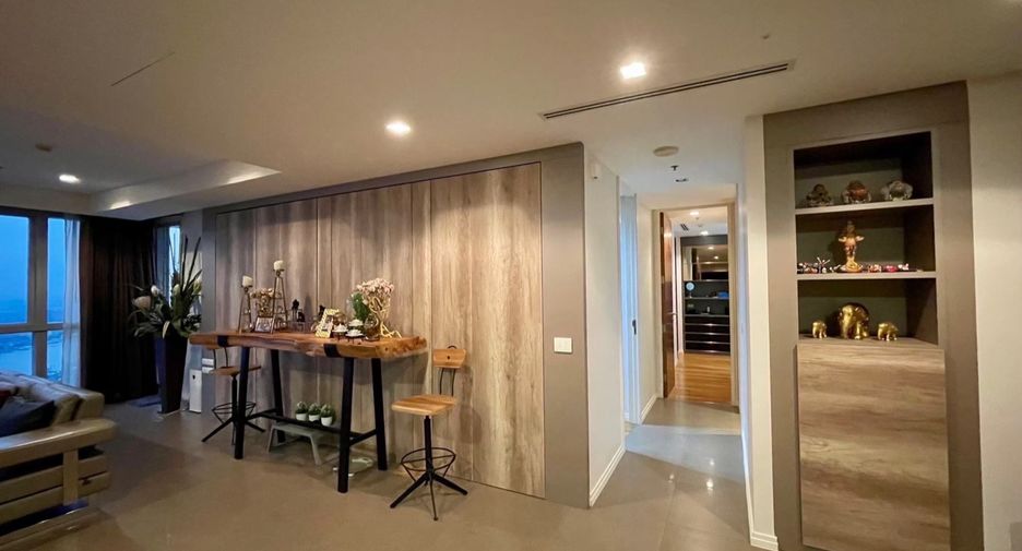 À vendre 2 chambres condo à Sathon, Bangkok