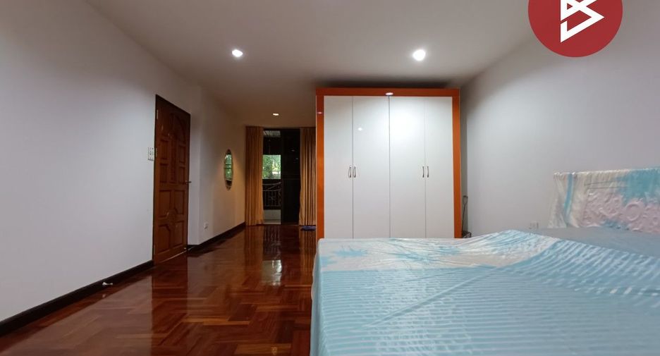 For sale 3 Beds townhouse in Thon Buri, Bangkok