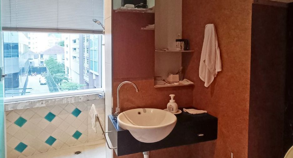 For sale 4 bedrooms condo in Khlong Toei, Bangkok