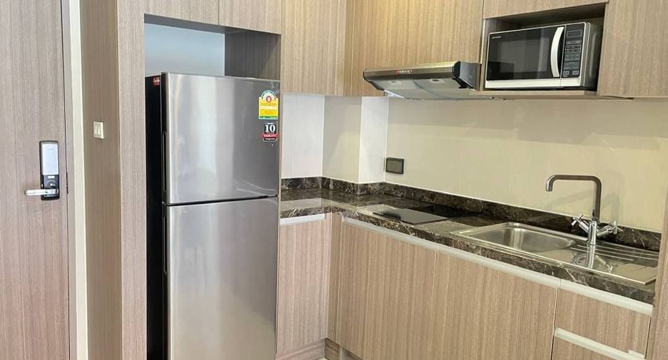 For rent and for sale 1 bed condo in Watthana, Bangkok