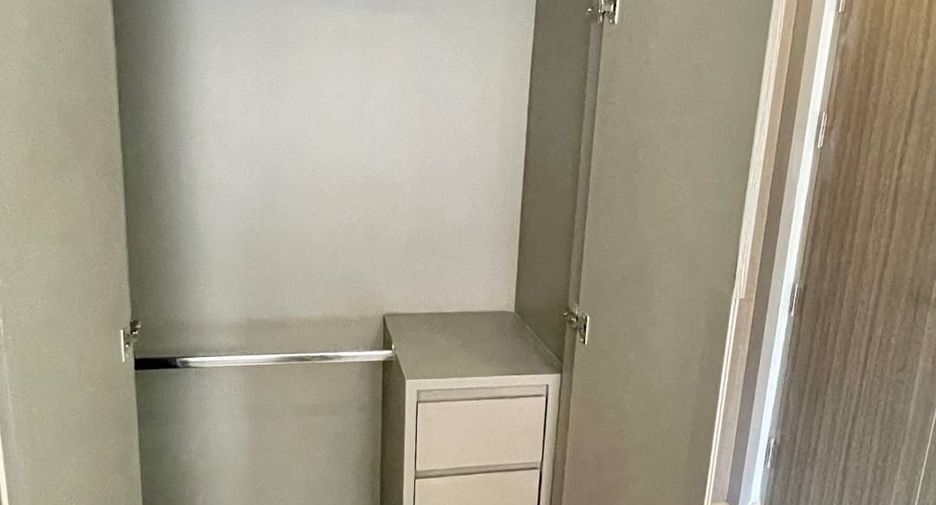 For rent and for sale 1 bed condo in Watthana, Bangkok