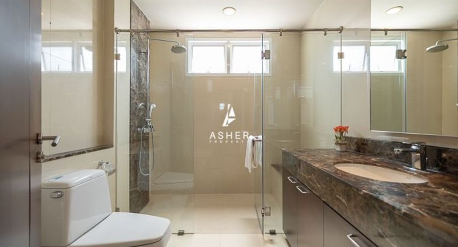 For rent 4 bedrooms condo in Watthana, Bangkok