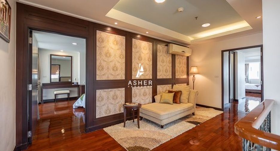 For rent 4 bedrooms condo in Watthana, Bangkok