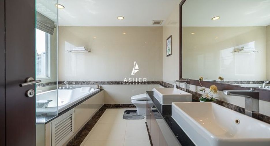 For rent 4 bedrooms condo in Watthana, Bangkok