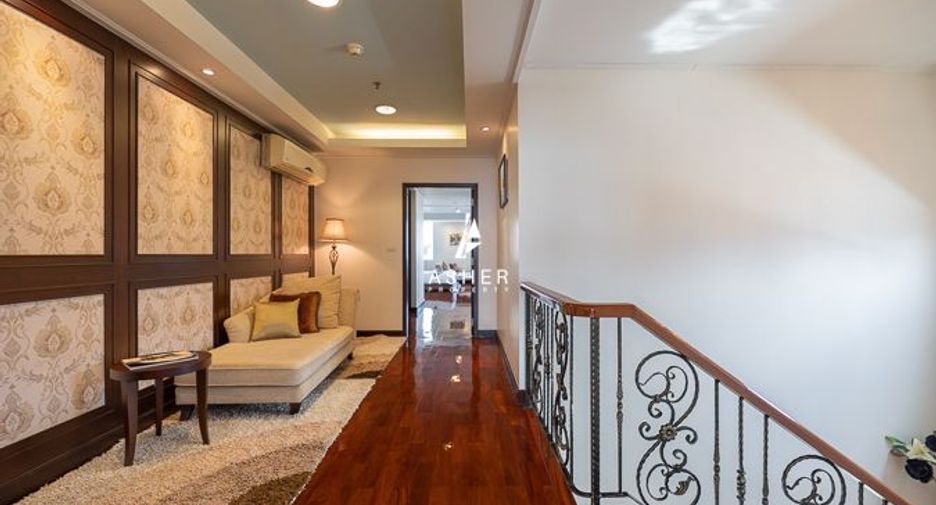For rent 4 bedrooms condo in Watthana, Bangkok
