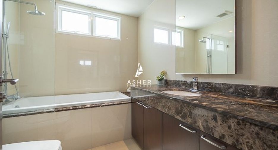 For rent 4 bedrooms condo in Watthana, Bangkok