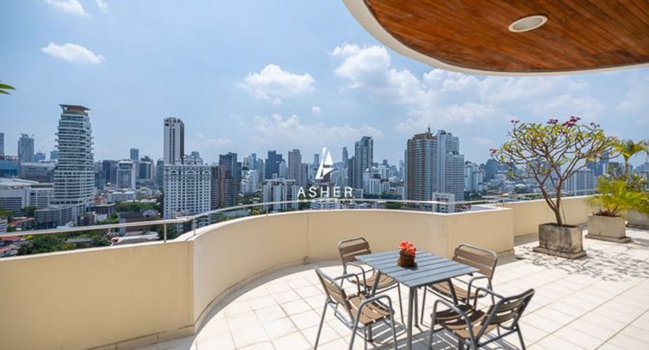 For rent 4 bedrooms condo in Watthana, Bangkok