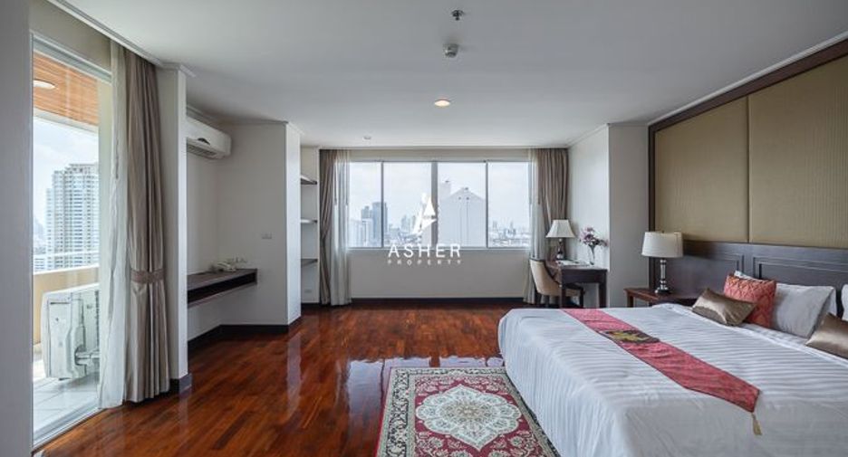 For rent 4 bedrooms condo in Watthana, Bangkok