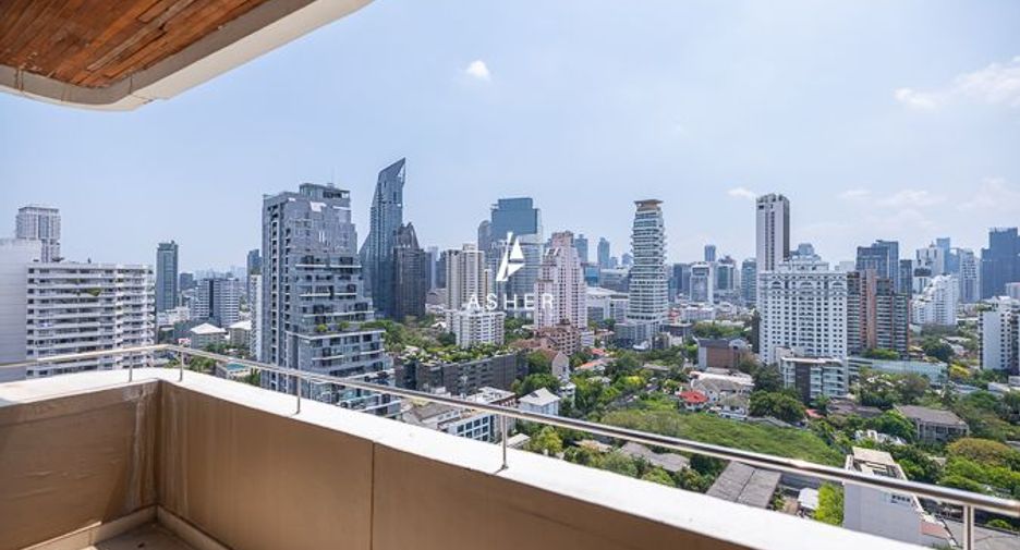 For rent 4 bedrooms condo in Watthana, Bangkok