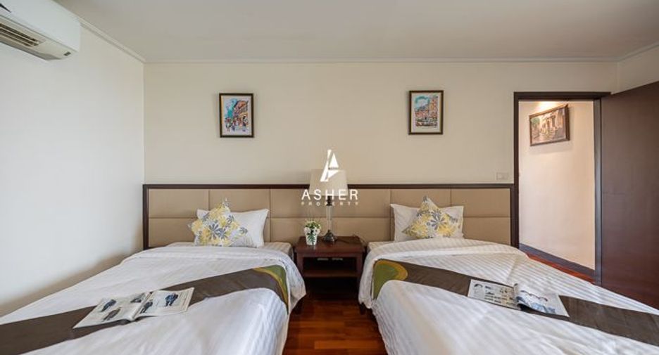 For rent 4 bedrooms condo in Watthana, Bangkok