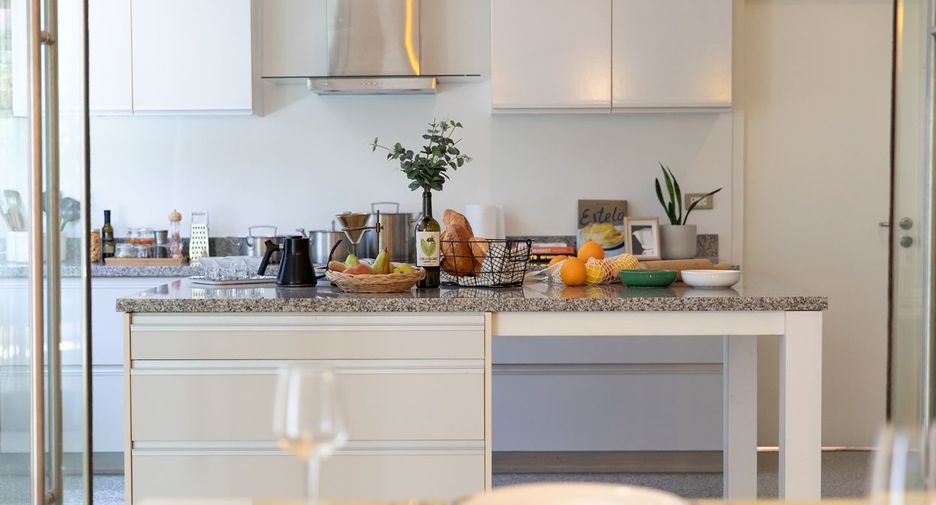 Apartamento con servicios en alquiler de 3 habitaciones en Watthana, Bangkok