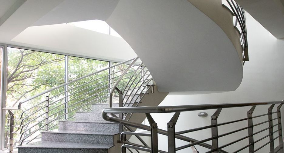 Apartamento con servicios en alquiler de 3 habitaciones en Watthana, Bangkok