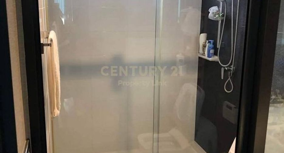 For rent 3 bedrooms townhouse in Lat Phrao, Bangkok