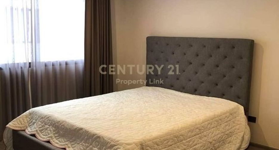 For rent 3 bedrooms townhouse in Lat Phrao, Bangkok