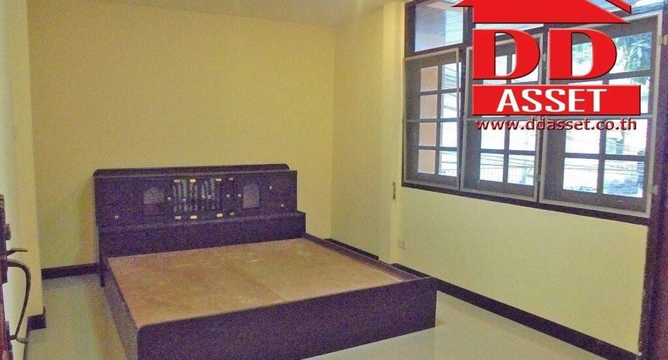 For rent and for sale 6 bed house in Khlong San, Bangkok