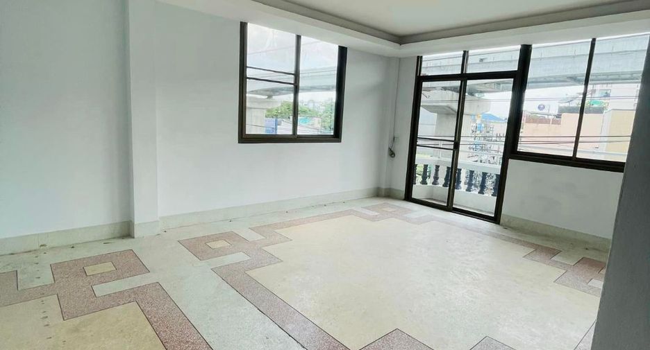 For rent retail Space in Lat Phrao, Bangkok
