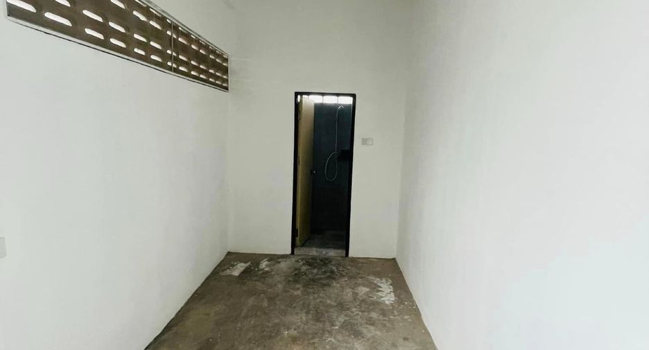 For rent retail Space in Lat Phrao, Bangkok