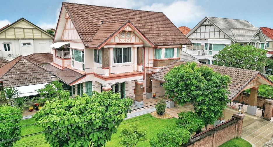 Casa en venta de 4 habitaciones en Bang Khen, Bangkok