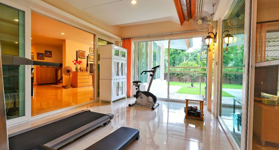 Casa en venta de 4 habitaciones en Bang Khen, Bangkok