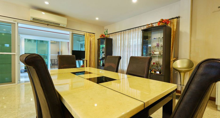 Casa en venta de 4 habitaciones en Bang Khen, Bangkok